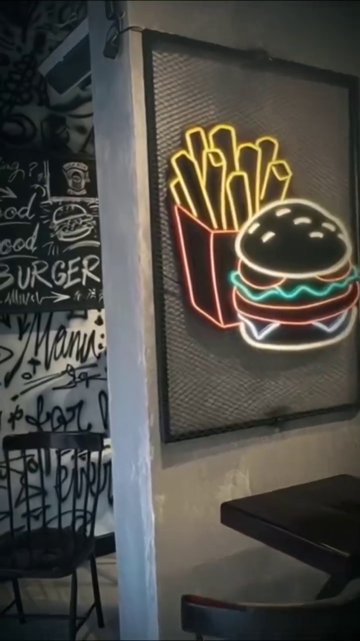 Boom Burger